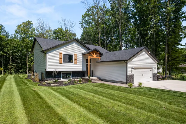 $430,000 | 12454 Beechnut Drive, Ravenna, MI 49451