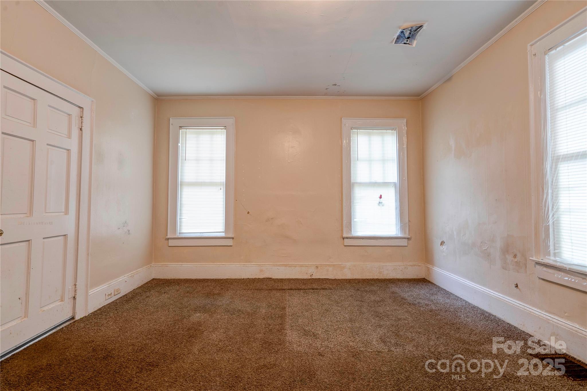 1521 Kings Road Shelby, NC 28150 - Photo 11 of 38 an empty room with windows