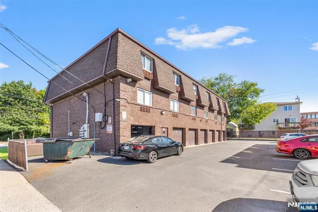 $249,000 | 9 Vreeland Avenue, Unit 3A, Hackensack, NJ 07601