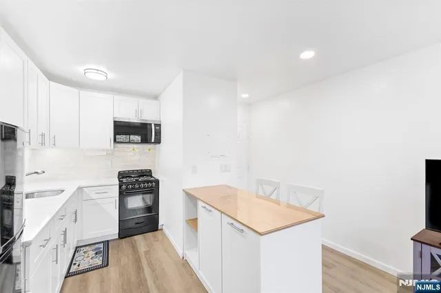 $249,000 | 9 Vreeland Avenue, Unit 3A, Hackensack, NJ 07601