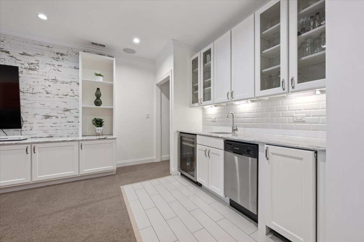 1019 West George Street Chicago, IL 60657 - Photo 31 of 43
