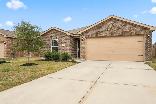 $1,750 | 25461 Black Spruce Drive, Cleveland, TX 77328