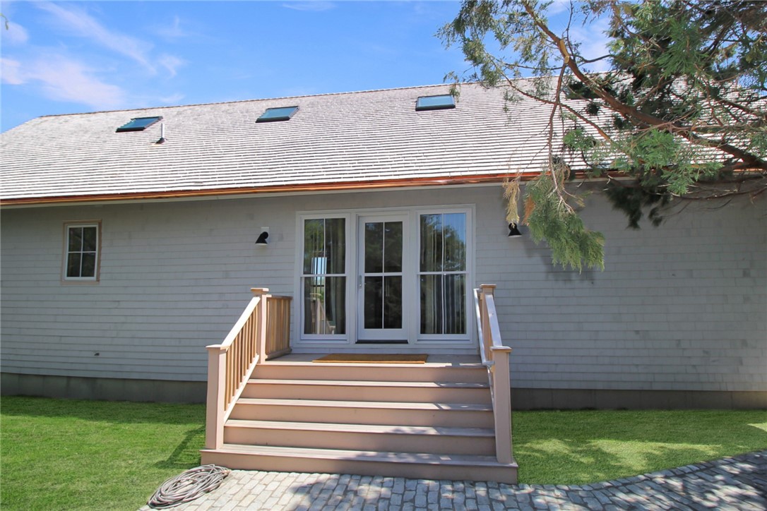 10 Wyndham Hill Road, Unit ADU Middletown, RI 02842 - Photo 19 of 21 Front Entryway