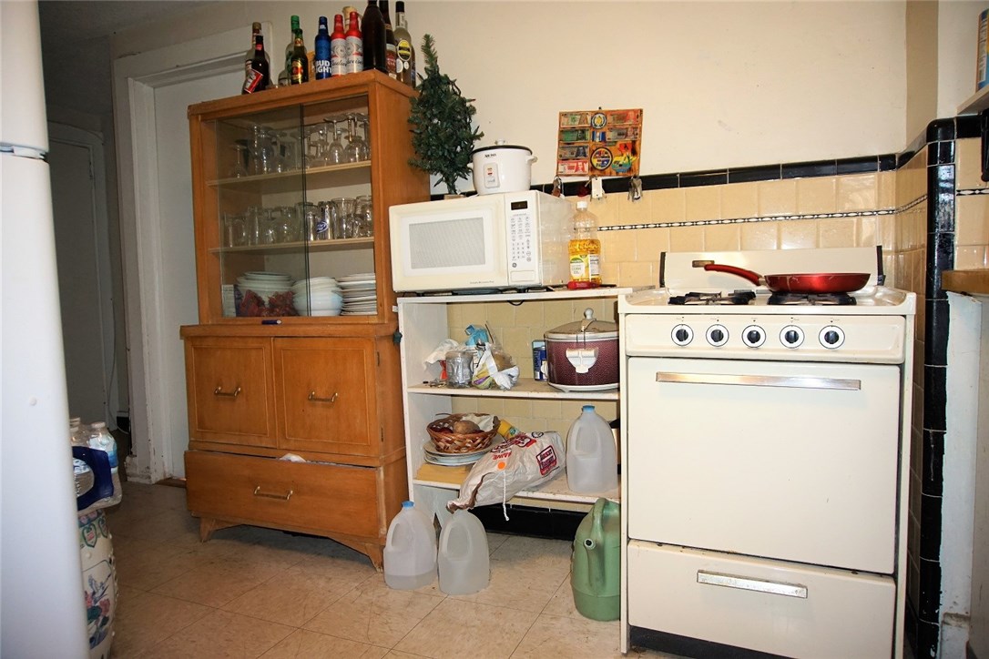 119 Division Street Pawtucket, RI 02860 - Photo 11 of 39 Gallery Image 11