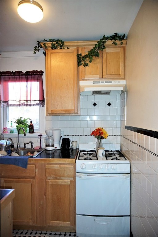 119 Division Street Pawtucket, RI 02860 - Photo 14 of 39 Gallery Image 14