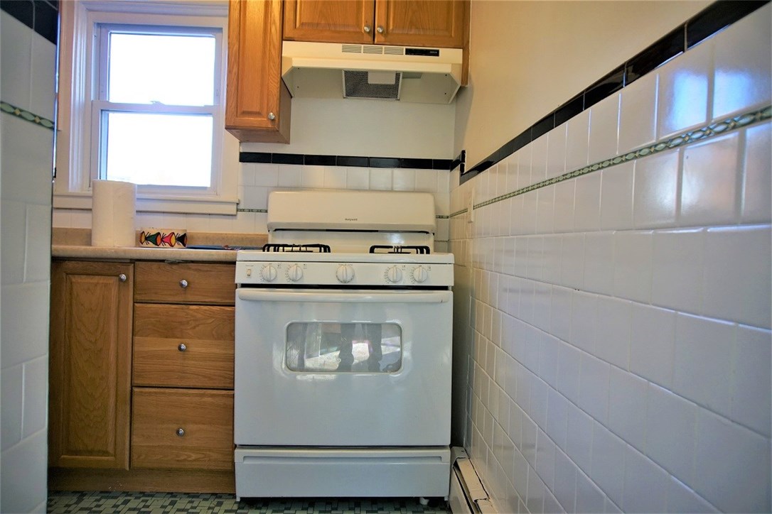 119 Division Street Pawtucket, RI 02860 - Photo 3 of 39 Gallery Image 3
