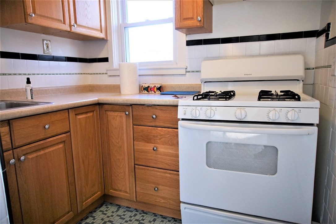 119 Division Street Pawtucket, RI 02860 - Photo 4 of 39 Gallery Image 4