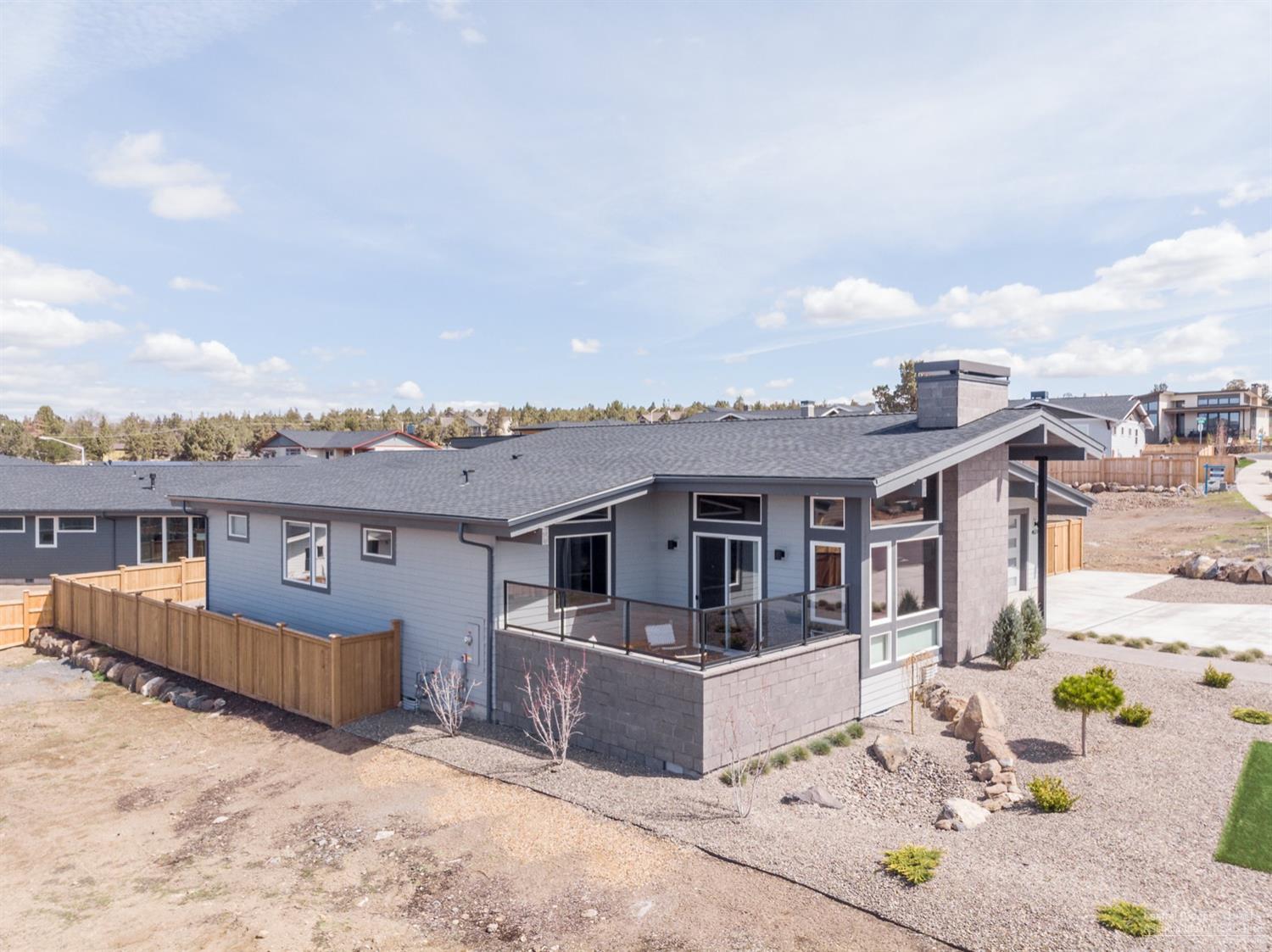 4577 Southwest Zenith Avenue Redmond, OR 97756 - Photo 3 of 23 Additional Photo
