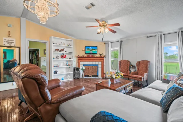 $204,900 | 480 Sanford Lane, Wharton, TX 77488