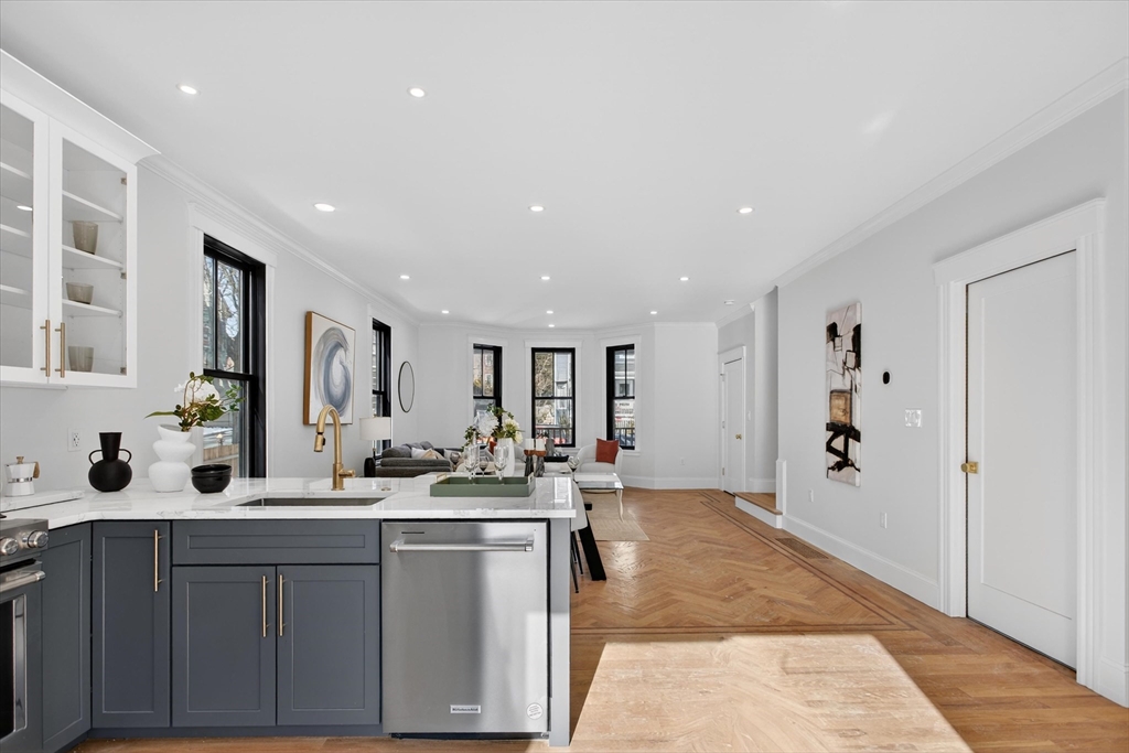 61 Lyndhurst Street, Unit 2 Boston, MA 02124 - Photo 21 of 38