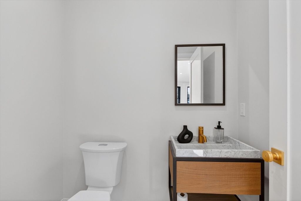 61 Lyndhurst Street, Unit 2 Boston, MA 02124 - Photo 25 of 38