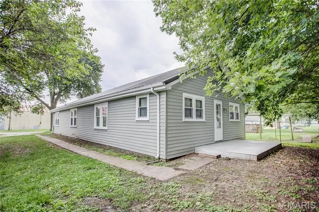 $169,000 | 100 Morean Street, Jerseyville, IL 62052