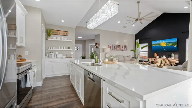 $585,000 | 190 Flynn Road, Lake Ozark, MO 65049