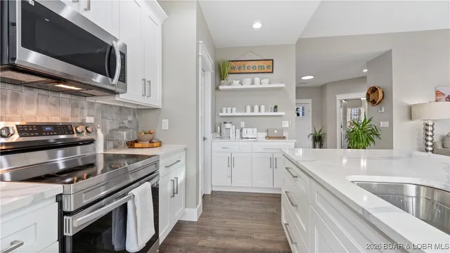 $585,000 | 190 Flynn Road, Lake Ozark, MO 65049