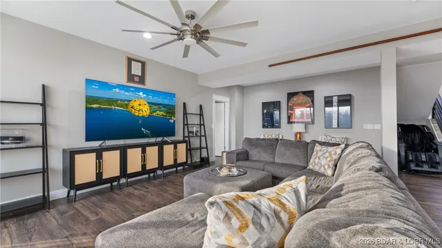 $585,000 | 190 Flynn Road, Lake Ozark, MO 65049