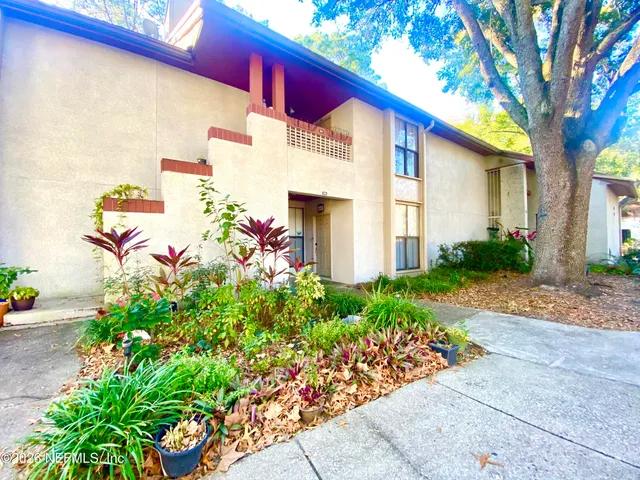 $174,900 | 605 Clubhouse Court, Jacksonville, FL 32256