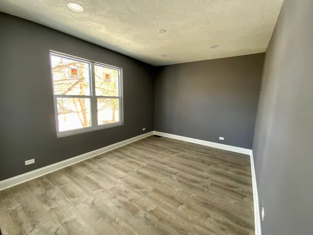 a view of empty room with window