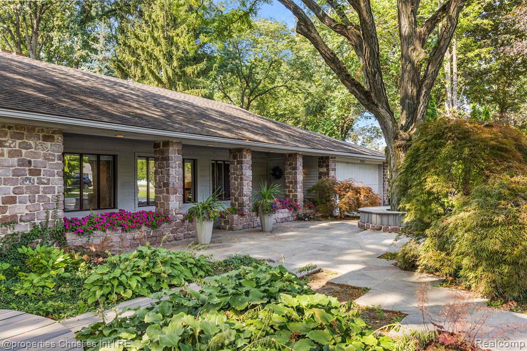 9730 Allen Road Allen Park, MI 48101 - Photo 9 of 98 Gallery Image 9