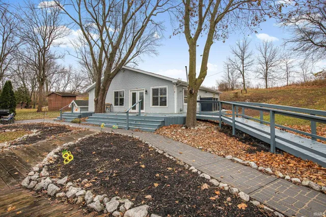 $235,000 | 200 North Mohee Drive, Hartford City, IN 47348