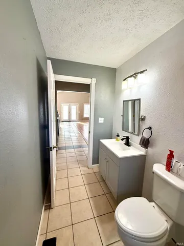 $235,000 | 200 North Mohee Drive, Hartford City, IN 47348