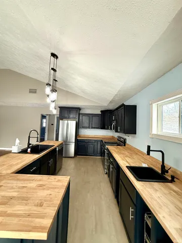 $235,000 | 200 North Mohee Drive, Hartford City, IN 47348