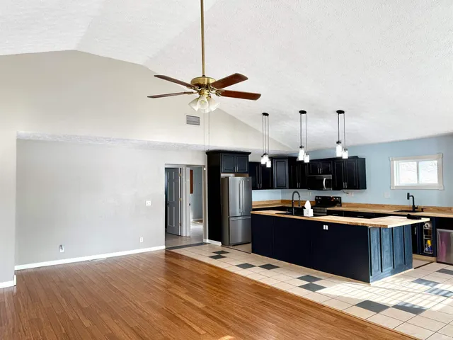 $235,000 | 200 North Mohee Drive, Hartford City, IN 47348