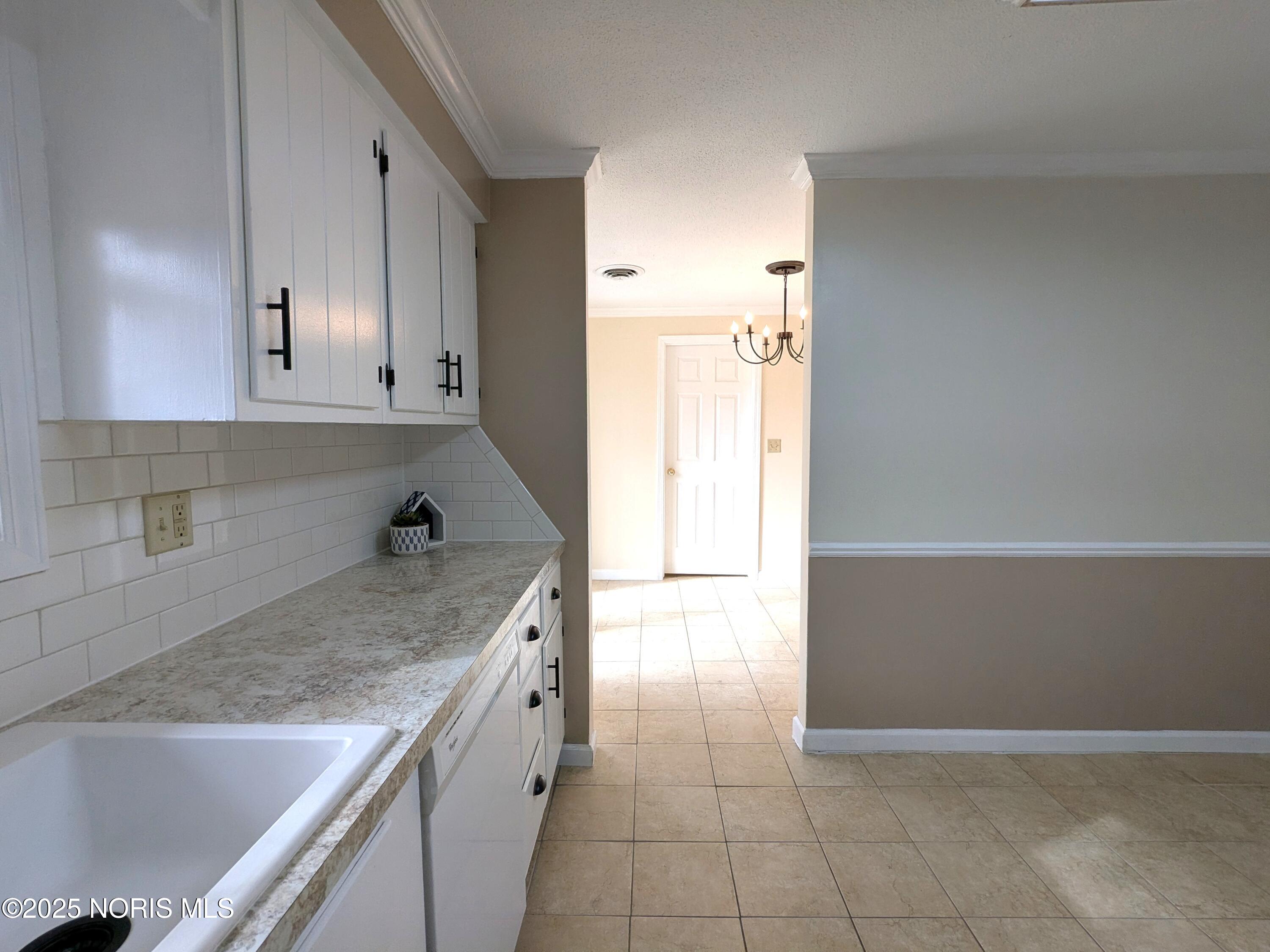1715 Ralvan Drive Defiance, OH 43512 - Photo 12 of 49 Kitchen