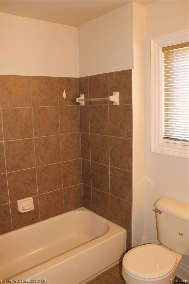 1264 North Lilley Road Canton, MI 48187 - Photo 30 of 34 IMG_4529.JPG