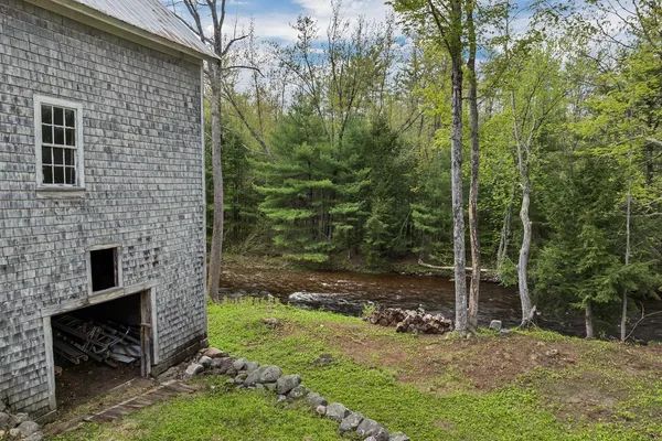 $399,000 | 86 Bearcamp Highway, Tamworth, NH 03886