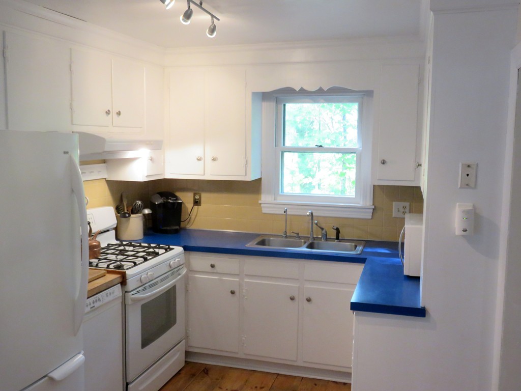 258 Dunstable Road Tyngsboro, MA 01879 - Photo 6 of 14