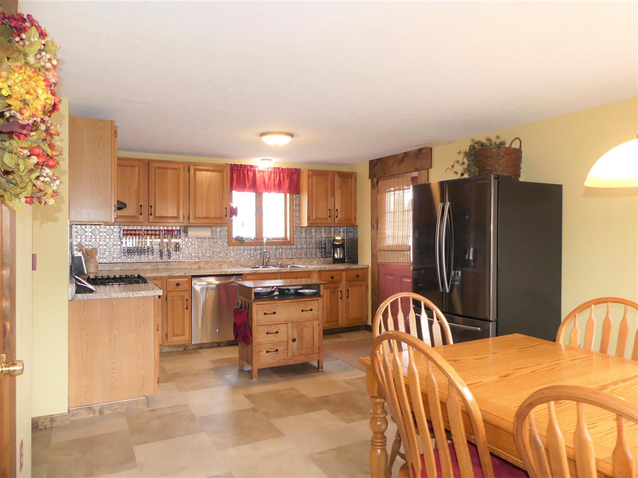 18 Lund Road Nashua, NH 03060 - Photo 3 of 30