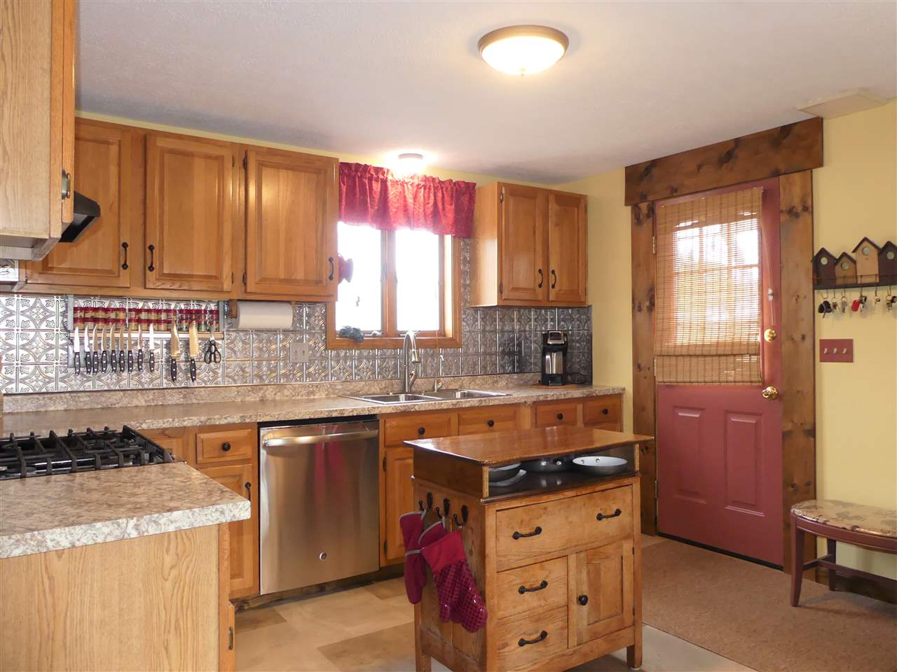 18 Lund Road Nashua, NH 03060 - Photo 5 of 30