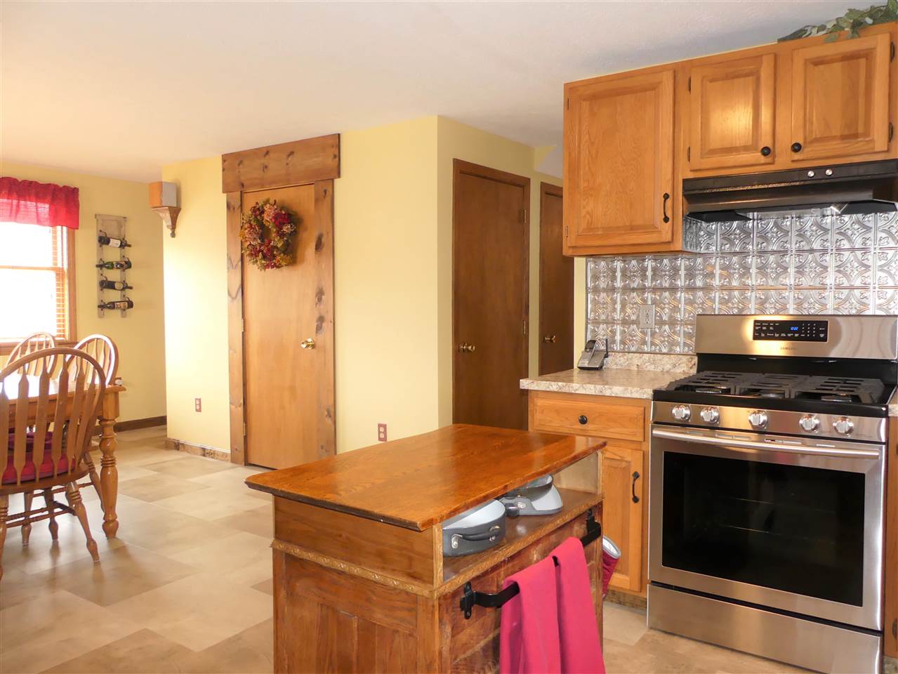 18 Lund Road Nashua, NH 03060 - Photo 6 of 30