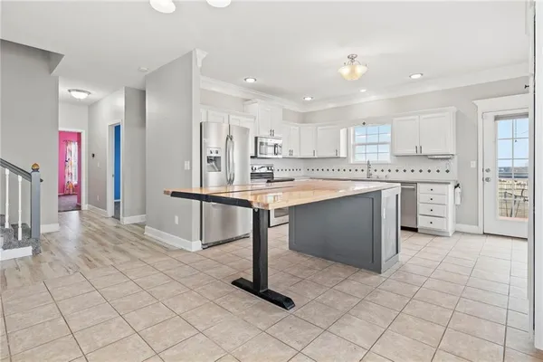 $635,000 | 2090 North 900 Road, Eudora, KS 66025