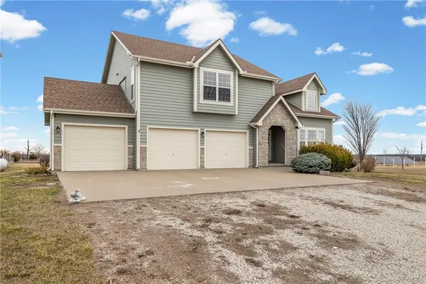 $635,000 | 2090 North 900 Road, Eudora, KS 66025