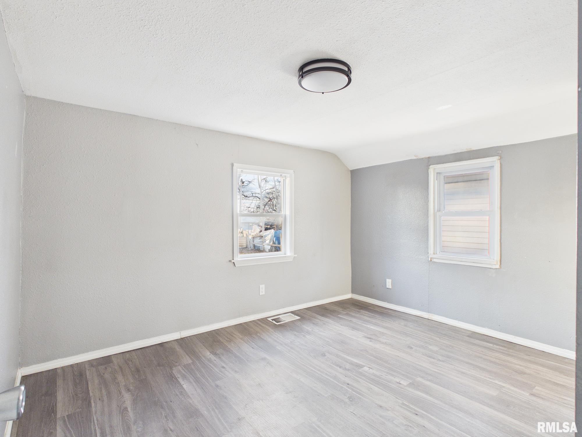 409 North Madison Street Lincoln, IL 62656 - Photo 12 of 15