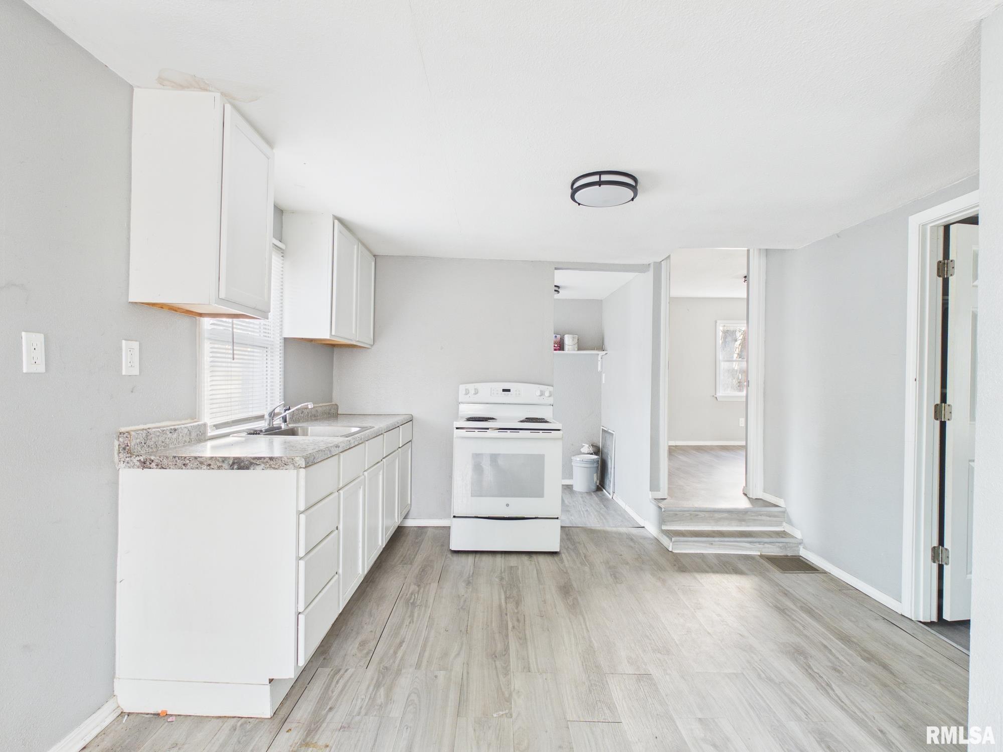 409 North Madison Street Lincoln, IL 62656 - Photo 7 of 15