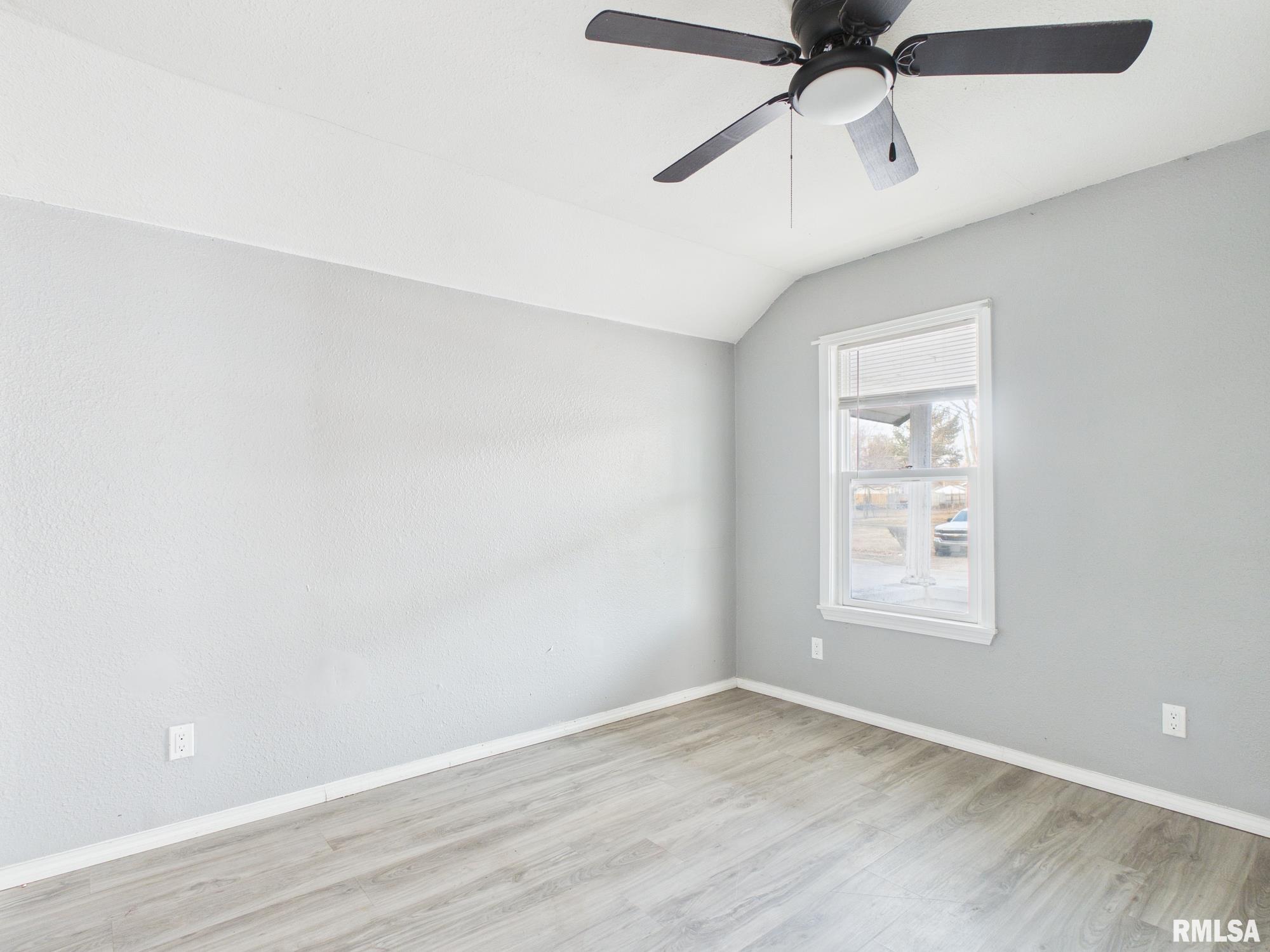 409 North Madison Street Lincoln, IL 62656 - Photo 8 of 15