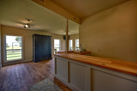 $1,250,000 | 3235 East 1-10 Frontage Road, Schulenburg, TX 78956