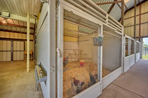 $1,250,000 | 3235 East 1-10 Frontage Road, Schulenburg, TX 78956