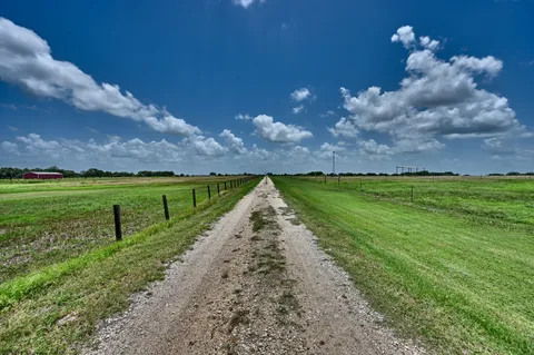 $1,250,000 | 3235 East 1-10 Frontage Road, Schulenburg, TX 78956