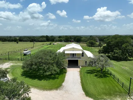 $1,250,000 | 3235 East 1-10 Frontage Road, Schulenburg, TX 78956