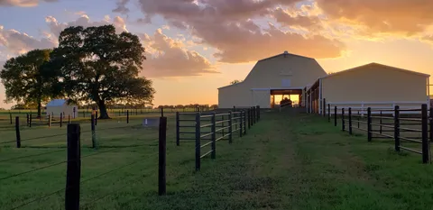 $1,250,000 | 3235 East 1-10 Frontage Road, Schulenburg, TX 78956