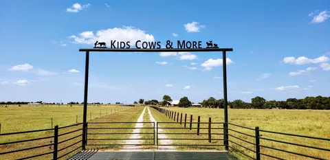 $1,250,000 | 3235 East 1-10 Frontage Road, Schulenburg, TX 78956