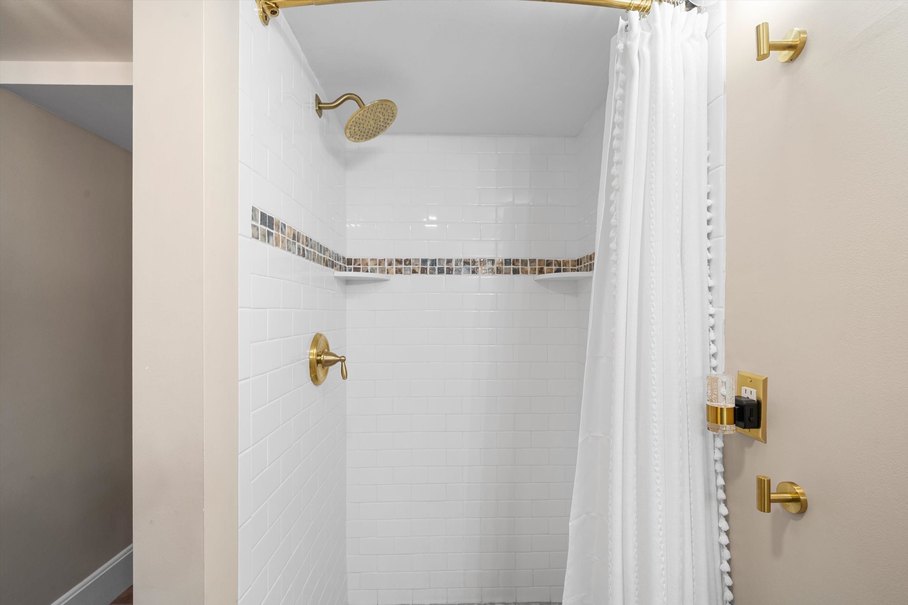 4600 Landis Avenue, Unit 3B Sea Isle City, NJ 08243 - Photo 18 of 29 a bathroom with a shower