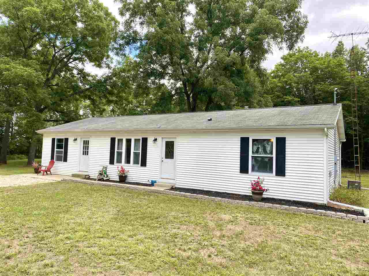 18789 Colvin Road St. Charles, MI 48655 - Photo 1 of 33 50022187.JPG