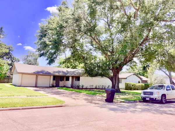 $1,950 | 8302 Coastway Lane, Houston, TX 77075