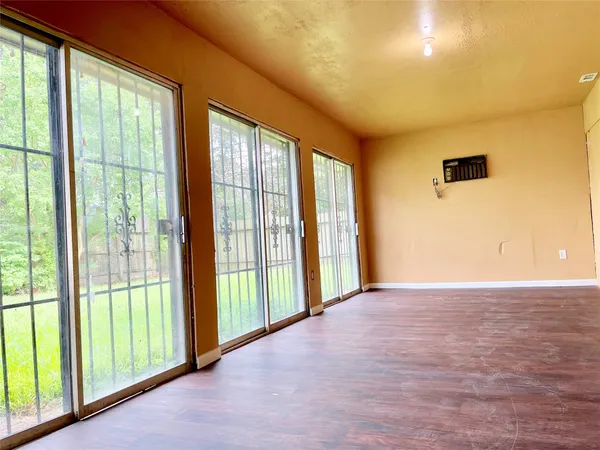 $1,950 | 8302 Coastway Lane, Houston, TX 77075