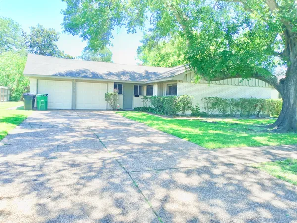 $1,950 | 8302 Coastway Lane, Houston, TX 77075