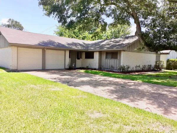 $1,950 | 8302 Coastway Lane, Houston, TX 77075